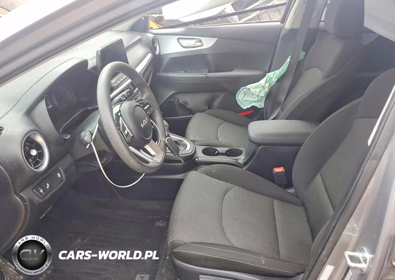 2024 Kia Forte VIN:3KPF24AD3RE726548 - 7