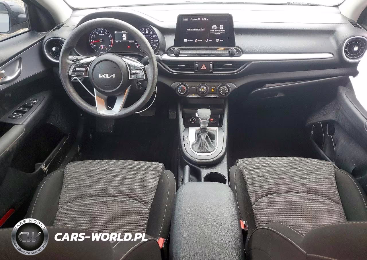2024 Kia Forte VIN:3KPF24AD3RE726548 - 8