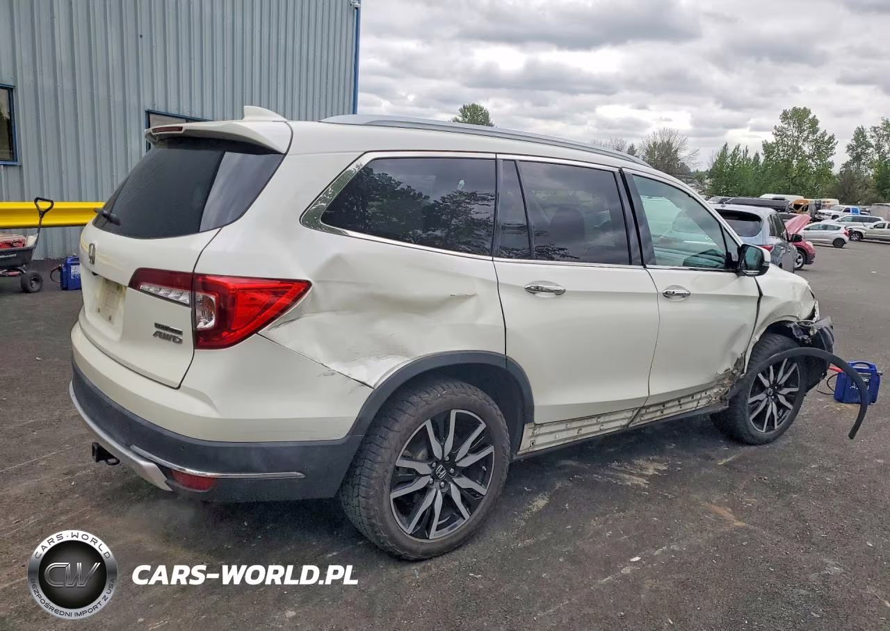2019 Honda Pilot Touring VIN:5FNYF6H98KB080580 - 3