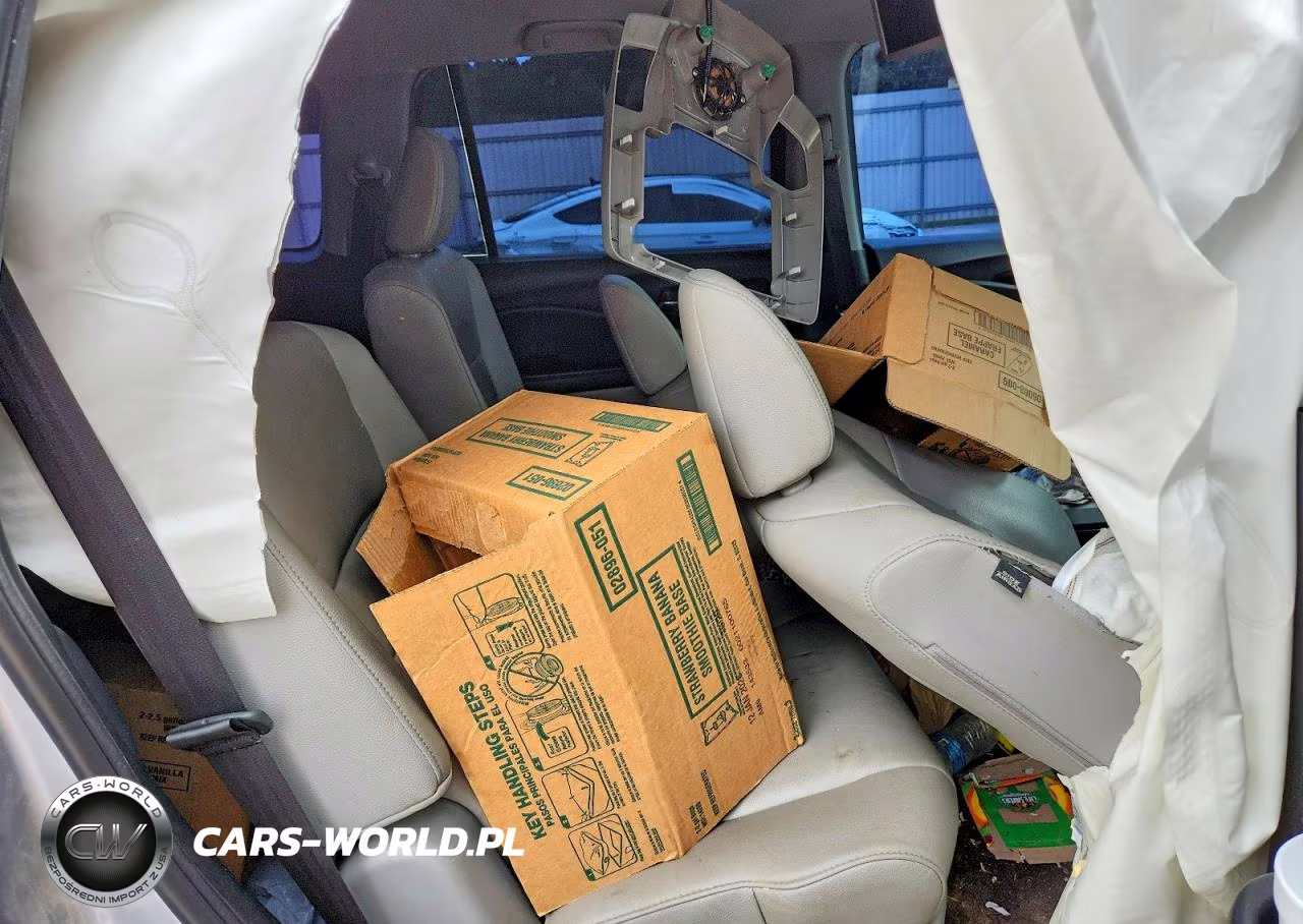 2022 Honda Pilot Touring VIN:5FNYF5H63NB004334 - 11
