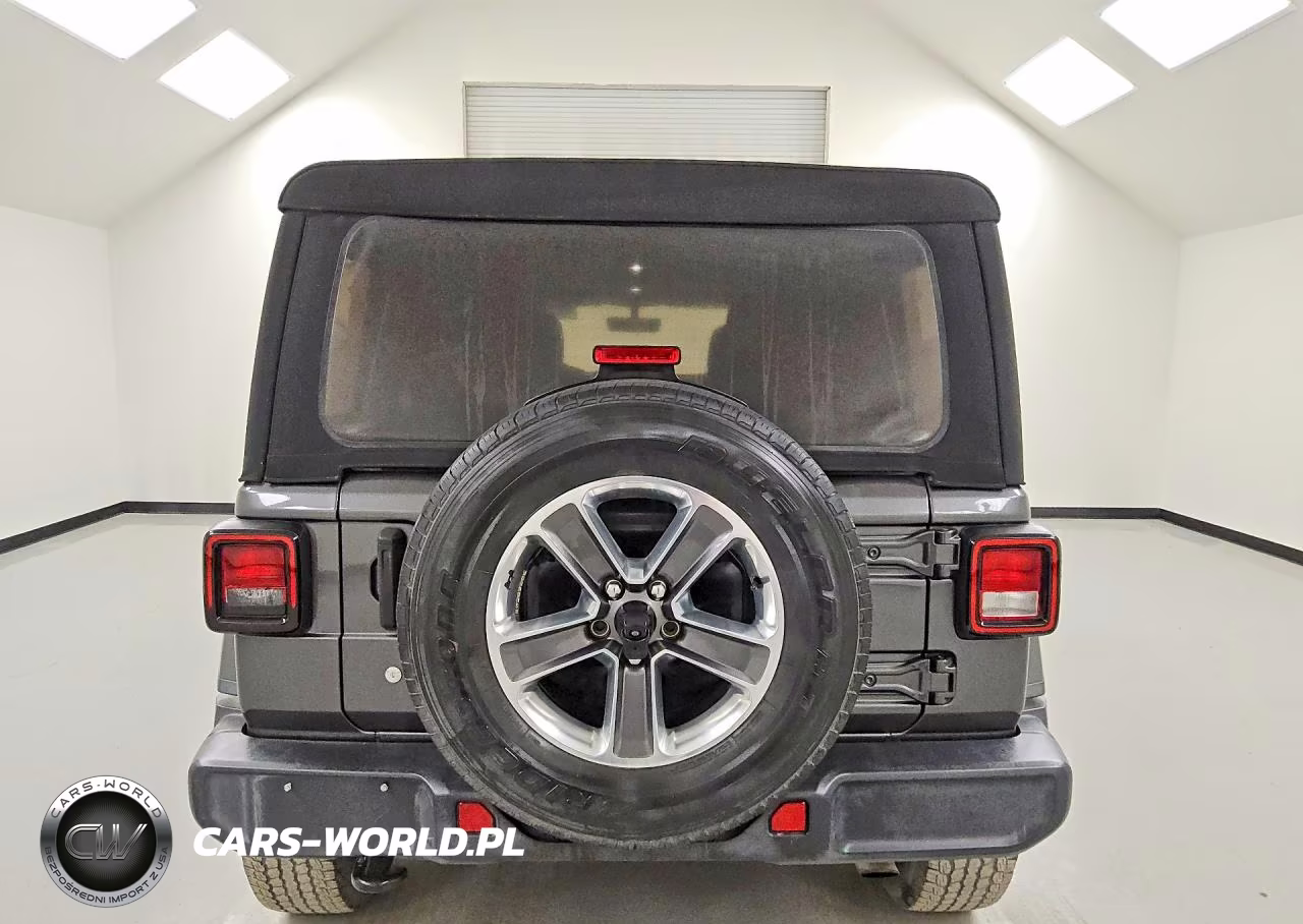 2018 Jeep Wrangler Unlimited Sahara VIN:1C4HJXENXJW331311 - 6