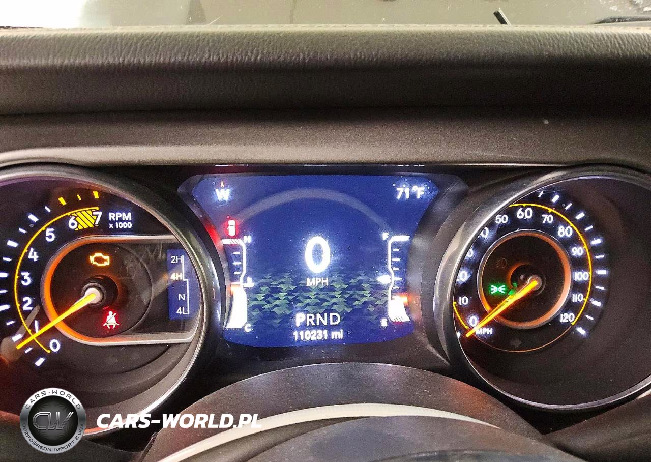 2018 Jeep Wrangler Unlimited Sahara VIN:1C4HJXENXJW331311 - 9