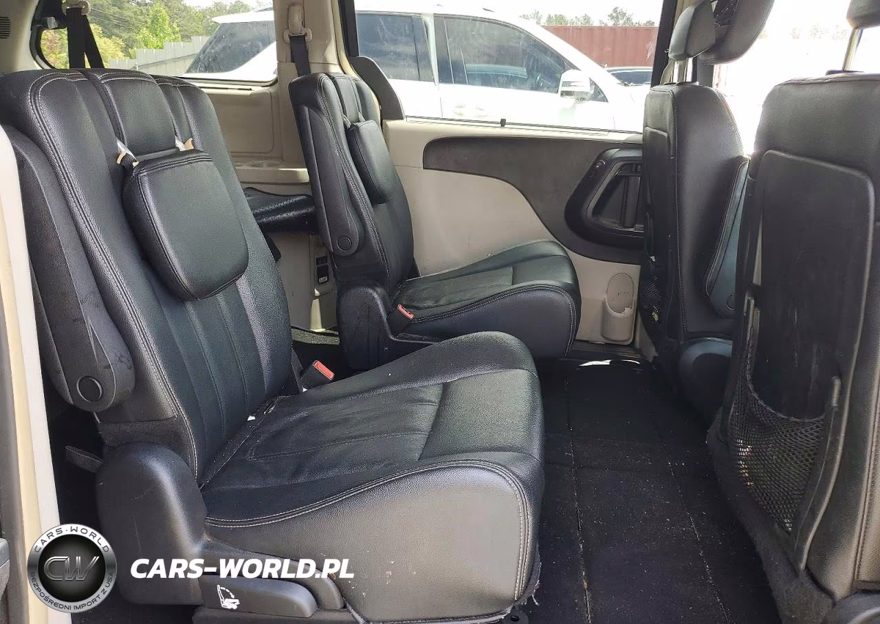 2016 Chrysler Town & Country Touring VIN:2C4RC1BG1GR159480 - 11