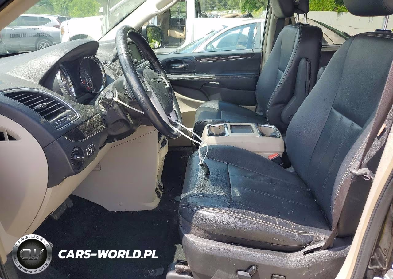 2016 Chrysler Town & Country Touring VIN:2C4RC1BG1GR159480 - 7