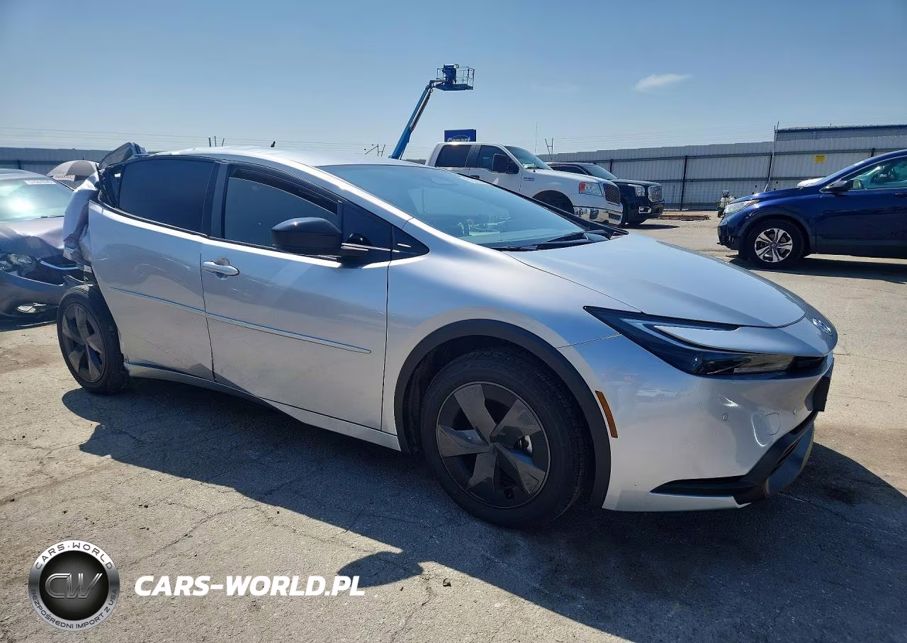 2026 Toyota Prius Le VIN:JTDACAAU3T3075667 - 4