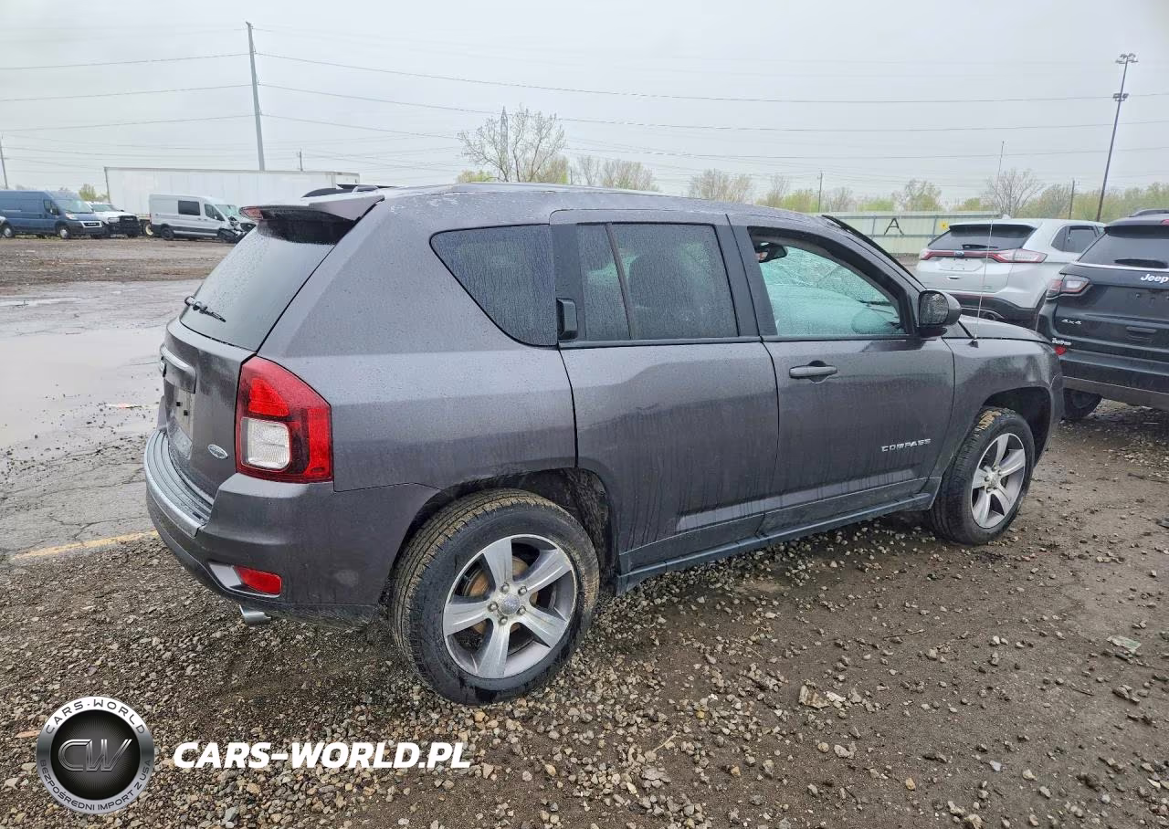 2016 Jeep Compass Latitude VIN:1C4NJCEA2GD806947 - 3