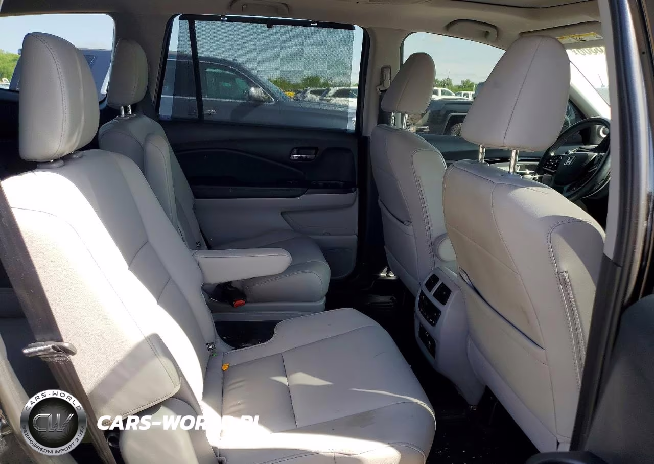 2019 Honda Pilot Touring VIN:5FNYF6H64KB093042 - 10