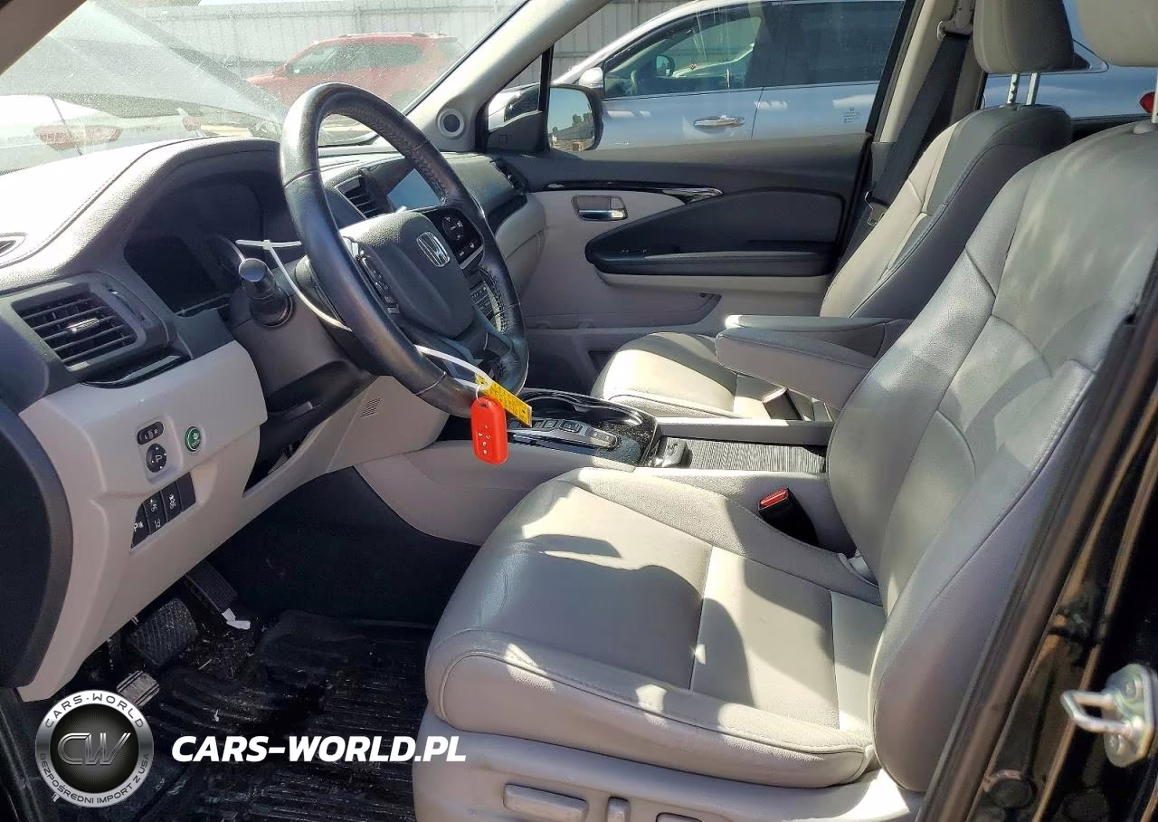 2019 Honda Pilot Touring VIN:5FNYF6H64KB093042 - 7