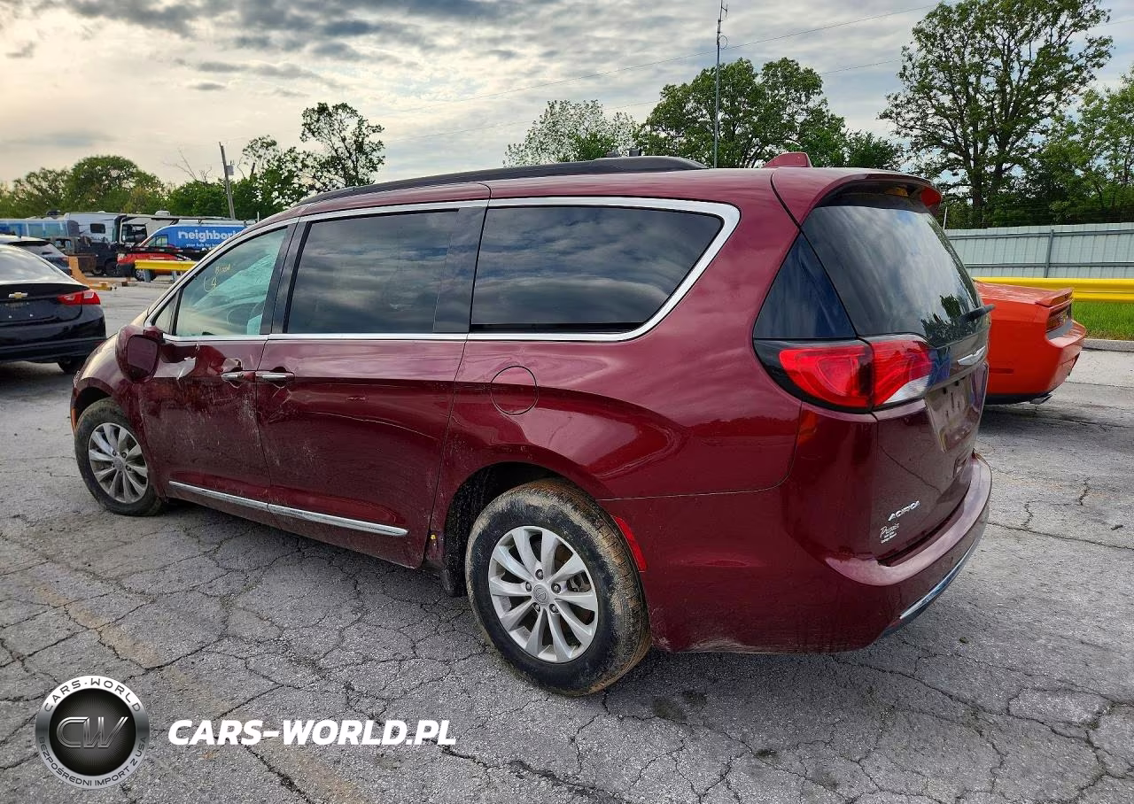 2017 Chrysler Pacifica Touring L VIN:2C4RC1BG8HR638108 - 2