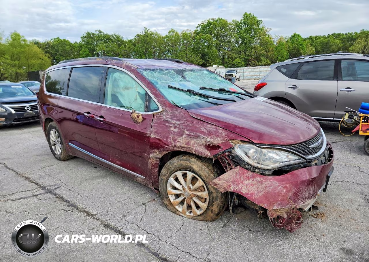 2017 Chrysler Pacifica Touring L VIN:2C4RC1BG8HR638108 - 4