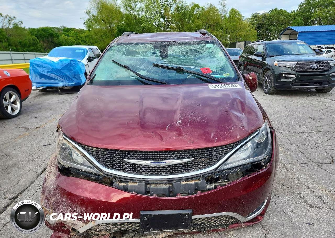 2017 Chrysler Pacifica Touring L VIN:2C4RC1BG8HR638108 - 5