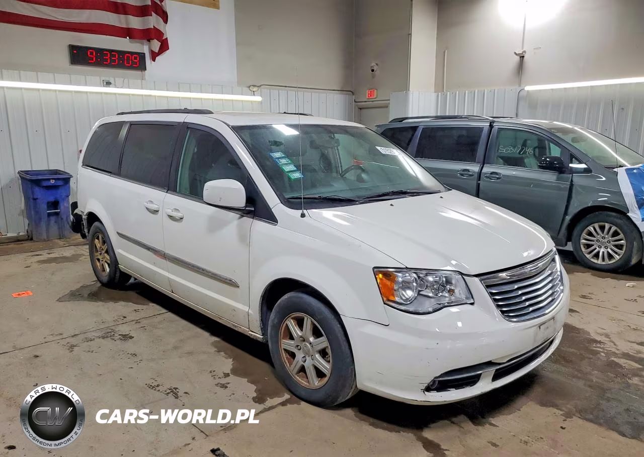 2012 Chrysler Town & Country Touring VIN:2C4RC1BG4CR213185 - 4