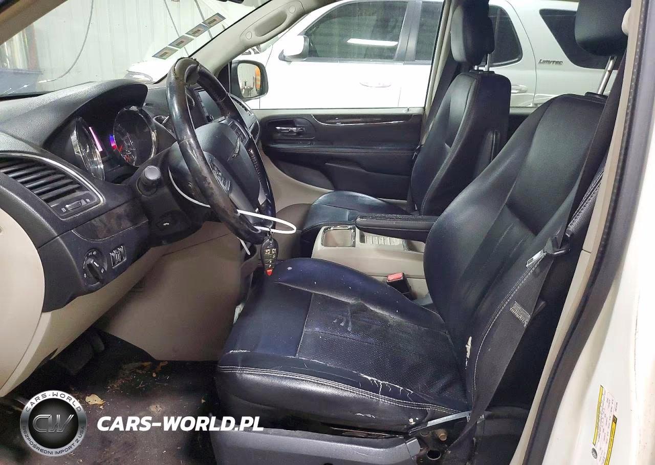 2012 Chrysler Town & Country Touring VIN:2C4RC1BG4CR213185 - 7
