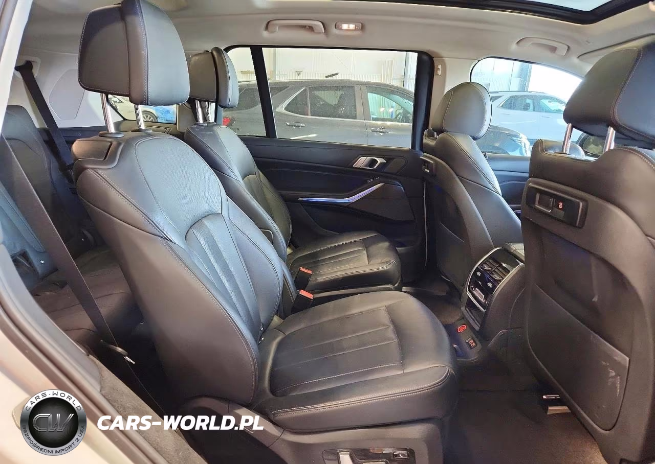 2020 BMW X7 xDrive40I VIN:5UXCW2C00L9B98678 - 11