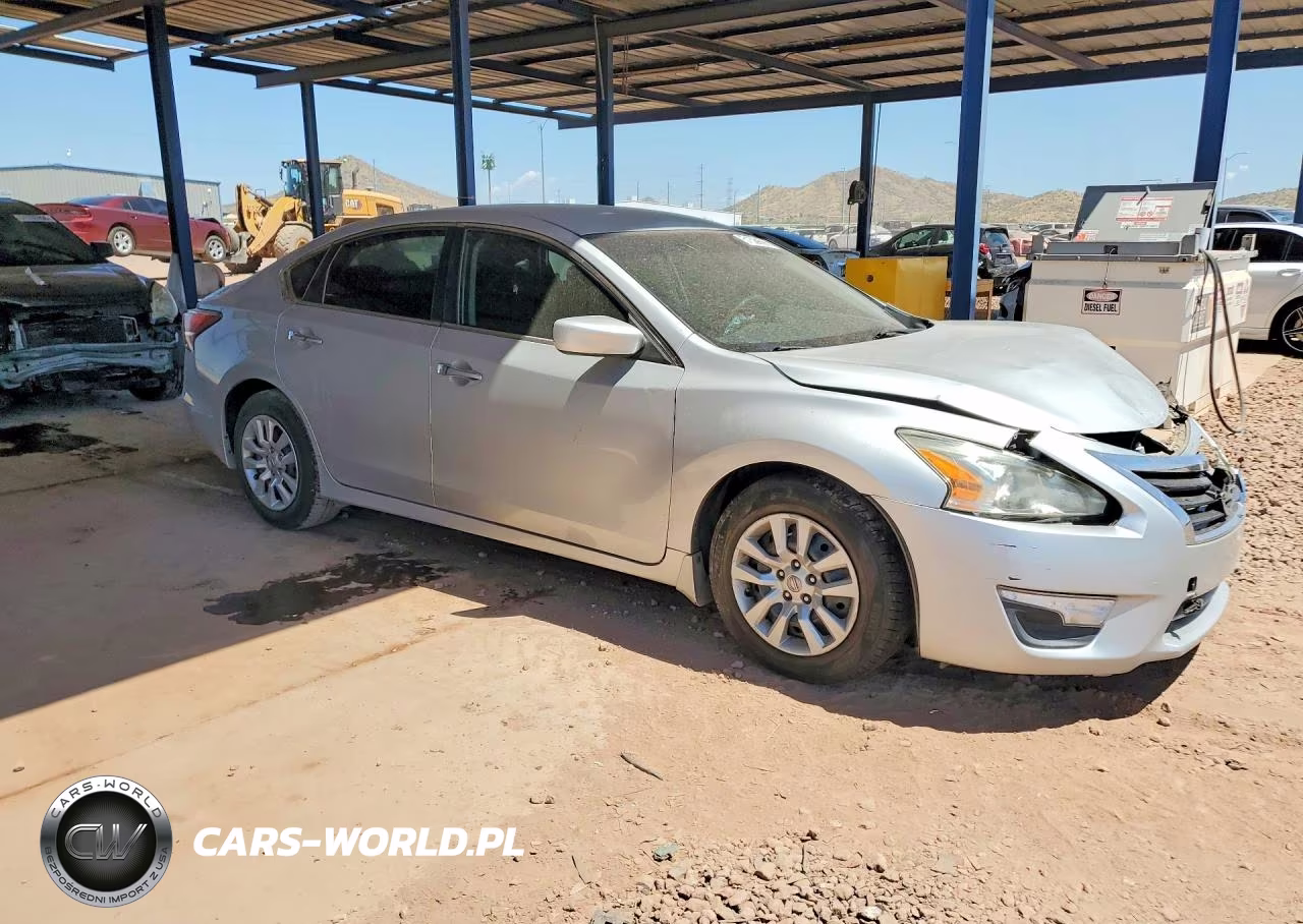 2015 Nissan Altima 2.5 S VIN:1N4AL3AP6FC296387 - 4