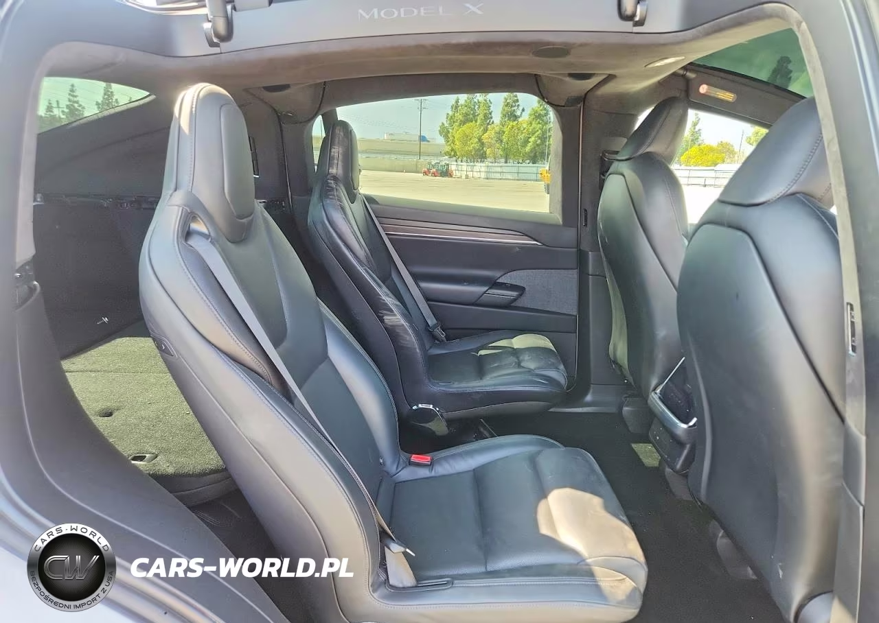 2022 Tesla Model X VIN:7SAXCBE53NF329793 - 11