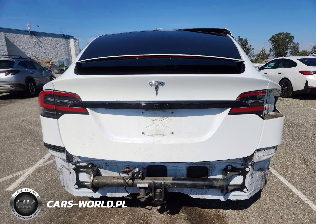 2022 Tesla Model X VIN:7SAXCBE53NF329793 - 6