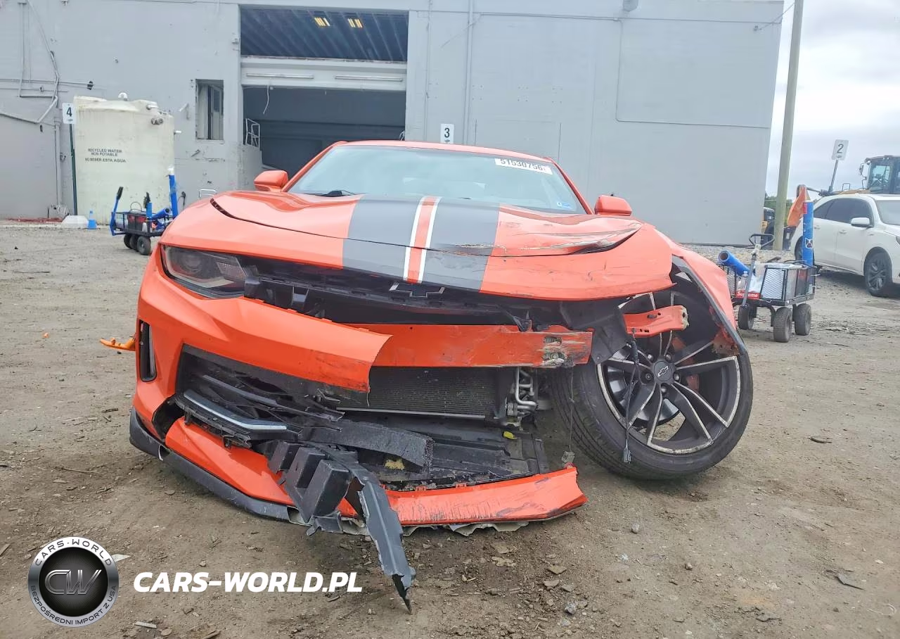 2018 Chevrolet Camaro Lt VIN:1G1FD1RS6J0183939 - 4