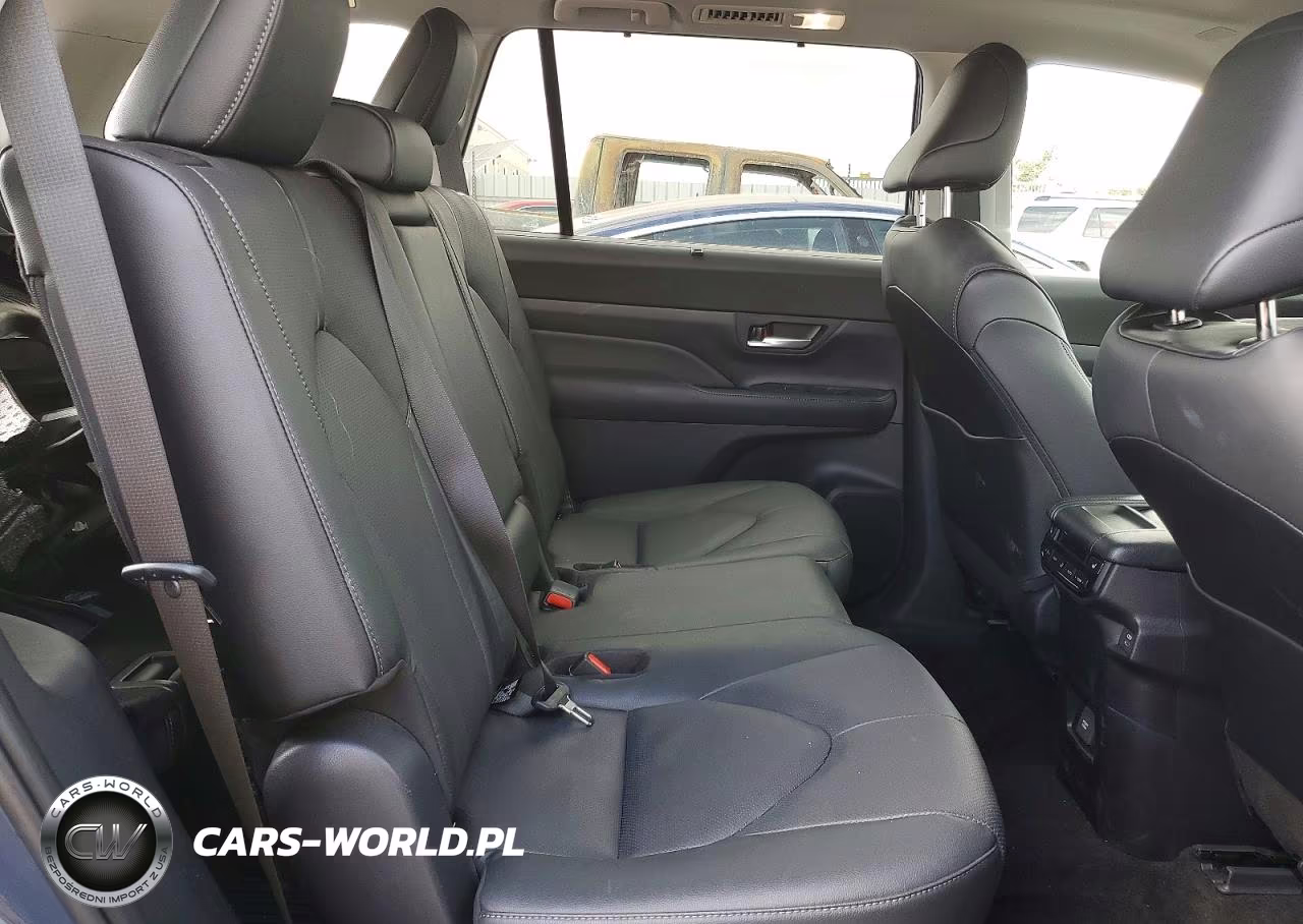 2026 Toyota Grand Highlander Hybrid Limited VIN:5TDACAB54TS081161 - 11