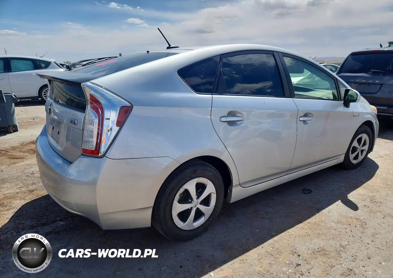 2014 Toyota Prius Three VIN:JTDKN3DU5E1743862 - 3