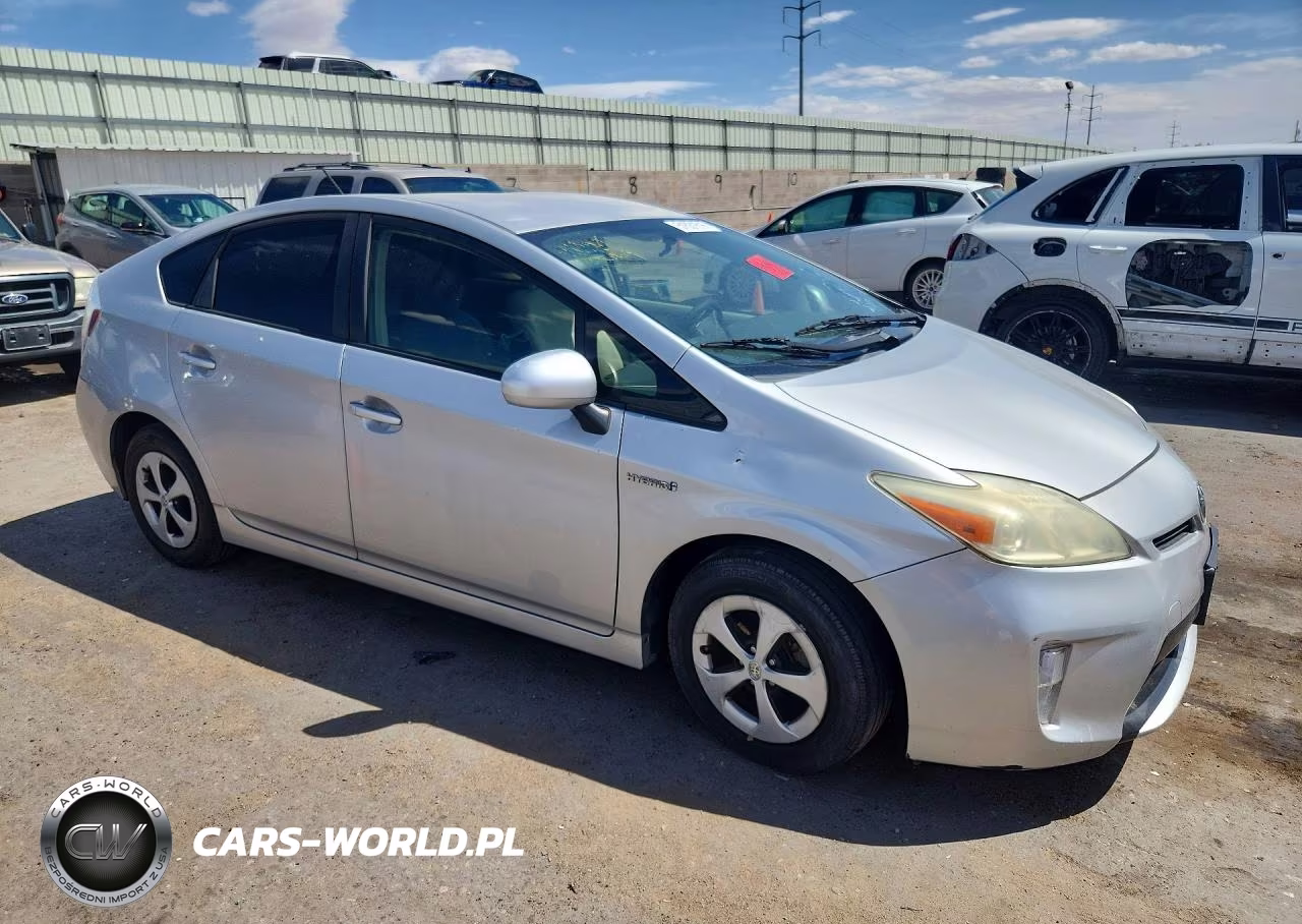 2014 Toyota Prius Three VIN:JTDKN3DU5E1743862 - 4