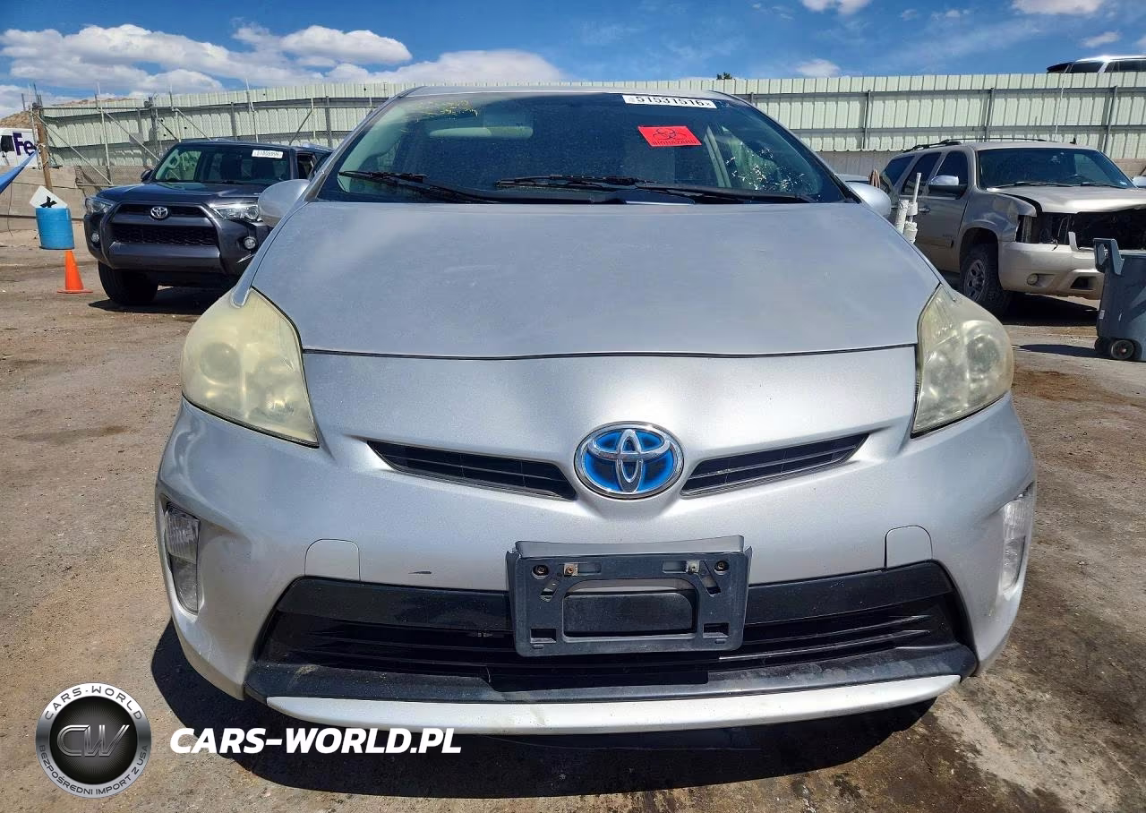 2014 Toyota Prius Three VIN:JTDKN3DU5E1743862 - 5