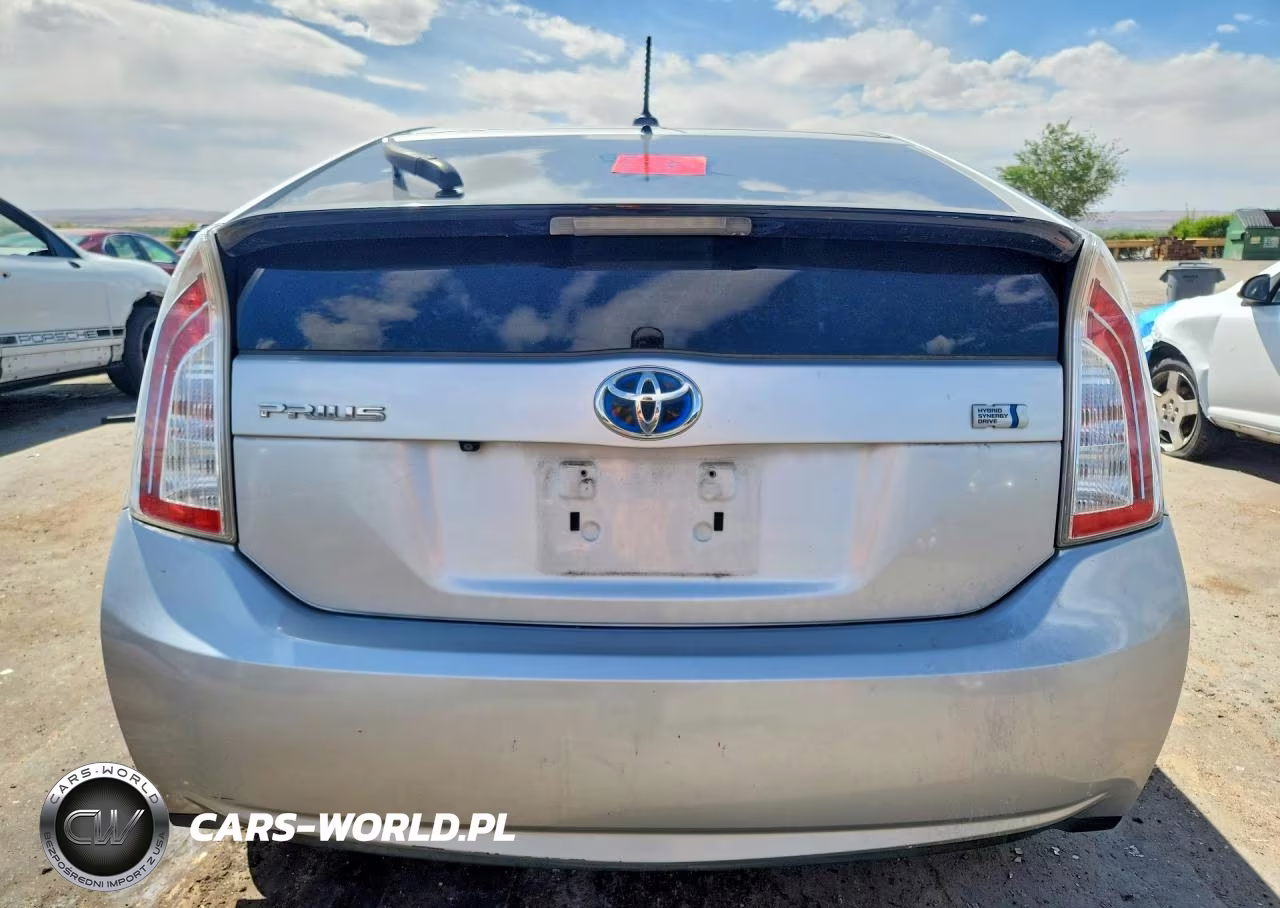2014 Toyota Prius Three VIN:JTDKN3DU5E1743862 - 6