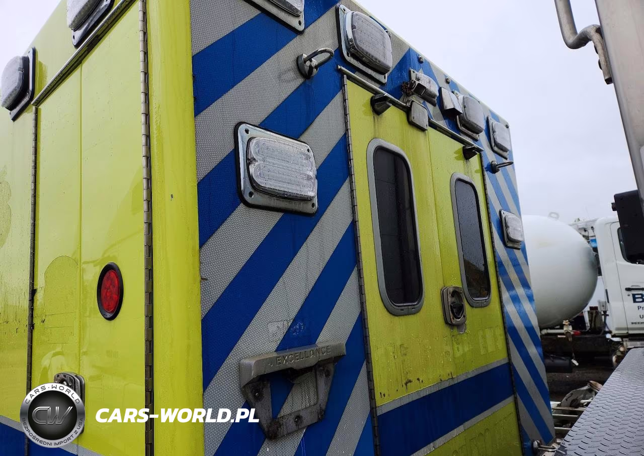 2018 Freightliner M2 106 Ambulance VIN:1FVACWFC7JHJR9247 - 6