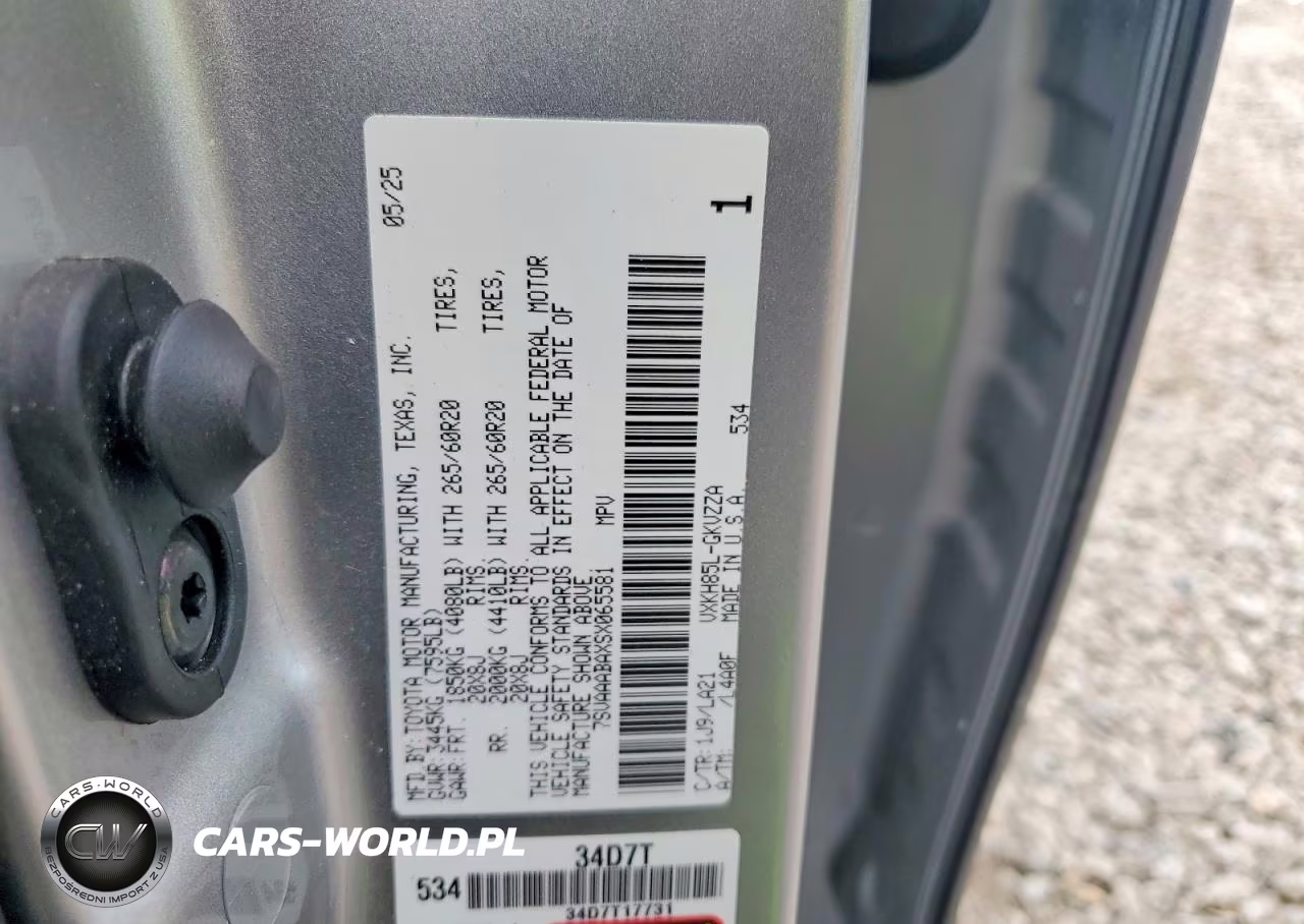 2025 Toyota Sequoia Platinum VIN:7SVAAABAXSX065581 - 14