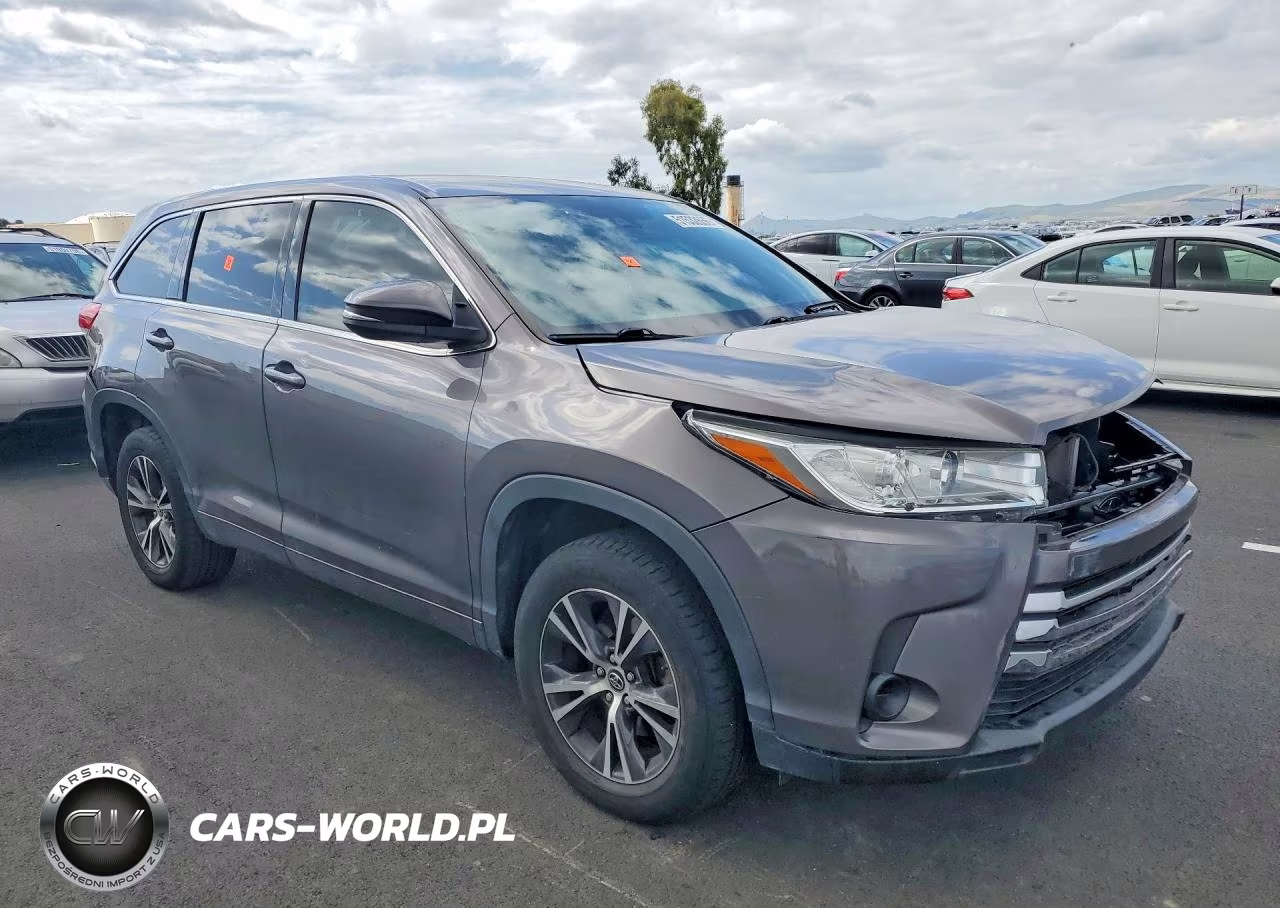 2018 Toyota Highlander Le VIN:5TDZARFHXJS036430 - 4