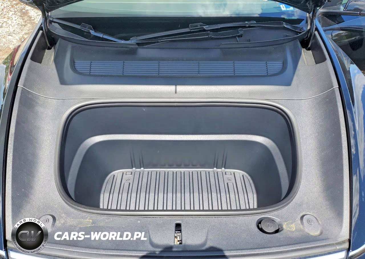 2026 Tesla Model Y VIN:7SAYGDET9TA629092 - 11