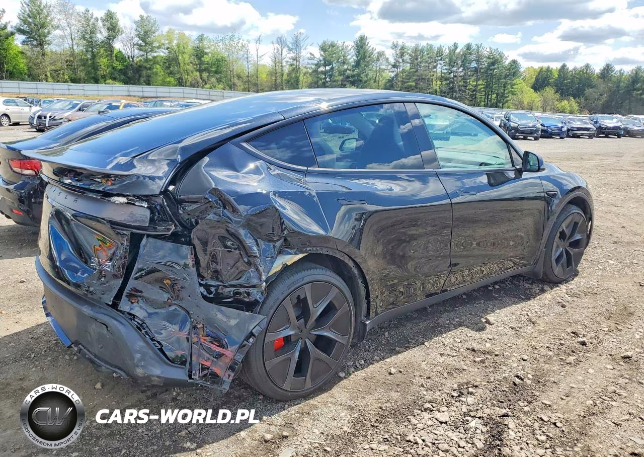 2026 Tesla Model Y VIN:7SAYGDET9TA629092 - 3