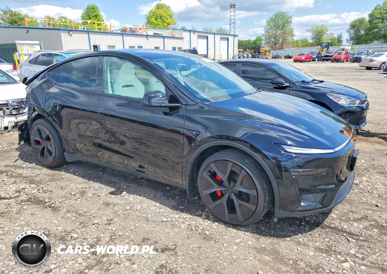 2026 Tesla Model Y VIN:7SAYGDET9TA629092 - 4