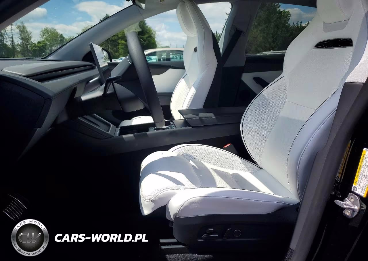 2026 Tesla Model Y VIN:7SAYGDET9TA629092 - 7