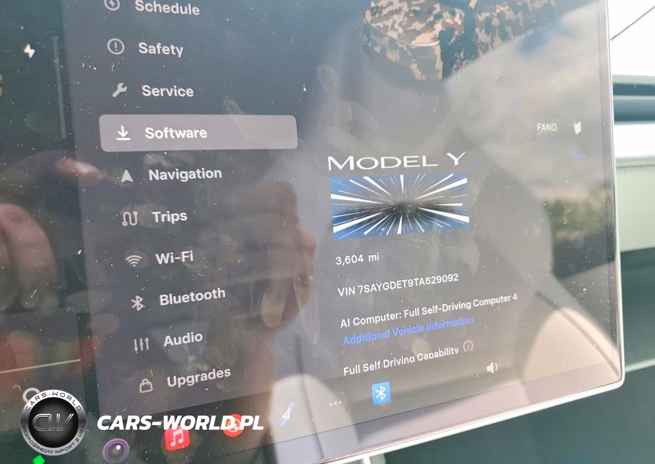 2026 Tesla Model Y VIN:7SAYGDET9TA629092 - 9
