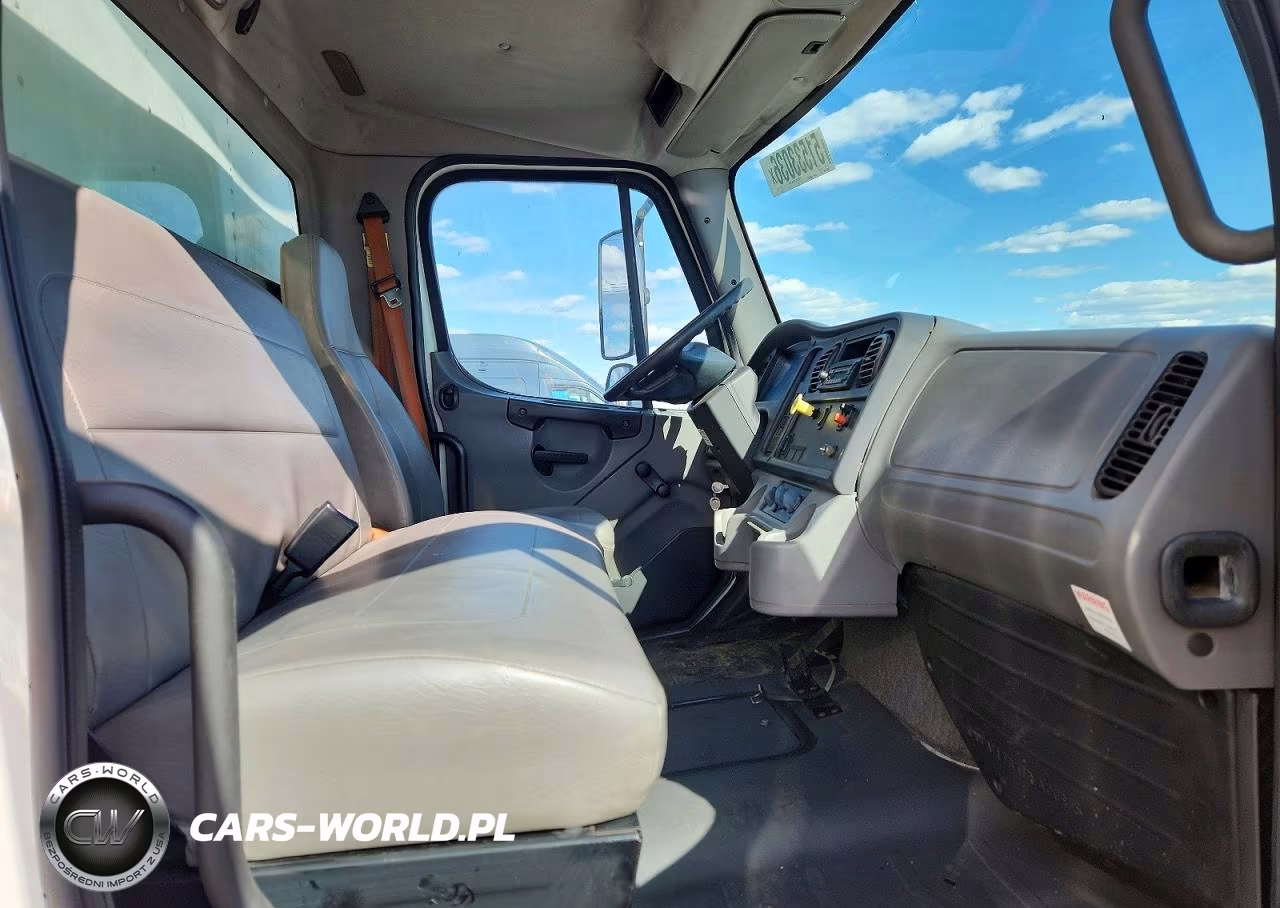2007 Freightliner Business Class M2 Box Truck VIN:1FVACXDC87DZ41308 - 11