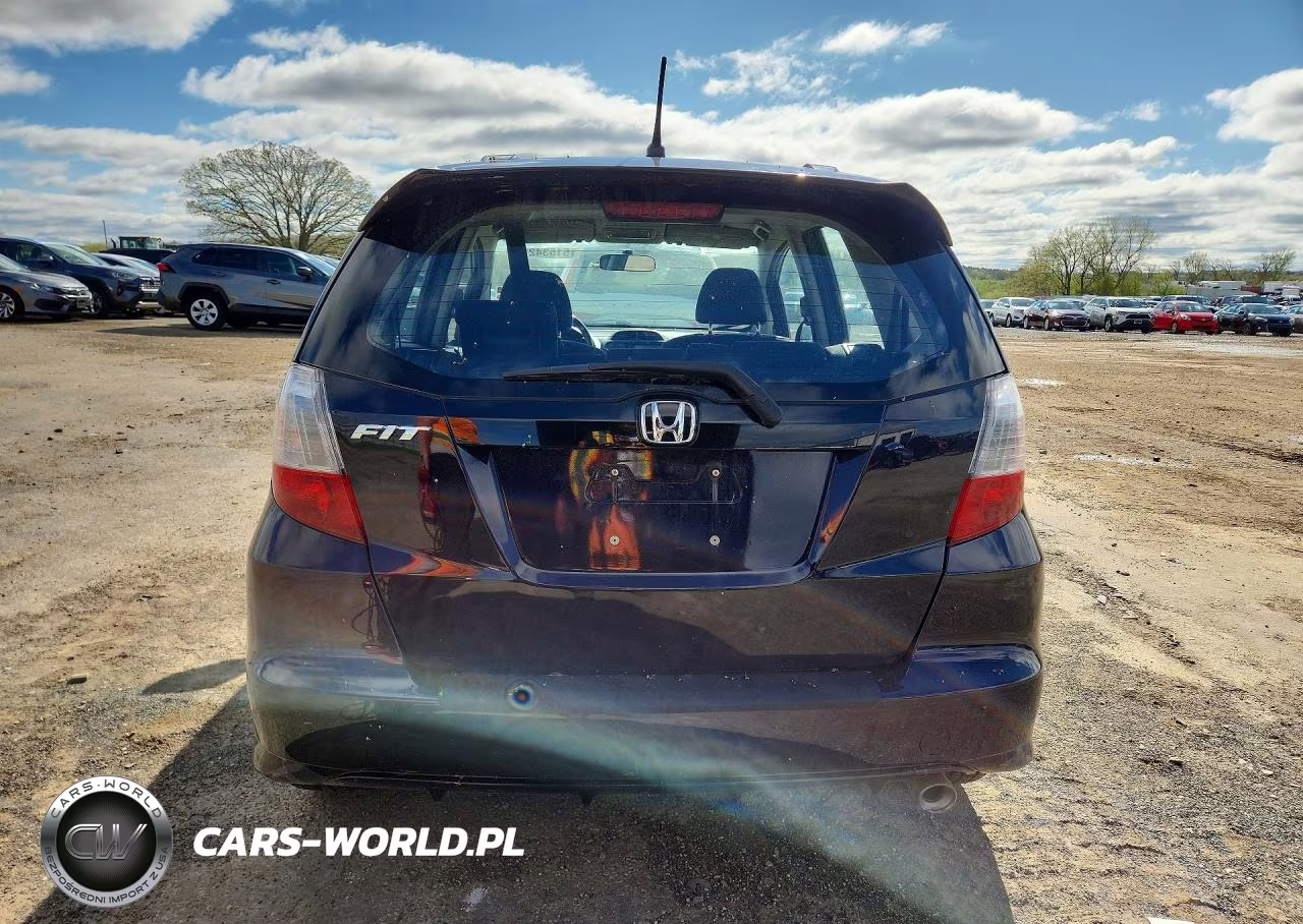 2013 Honda Fit Sport VIN:JHMGE8G51DC014752 - 6