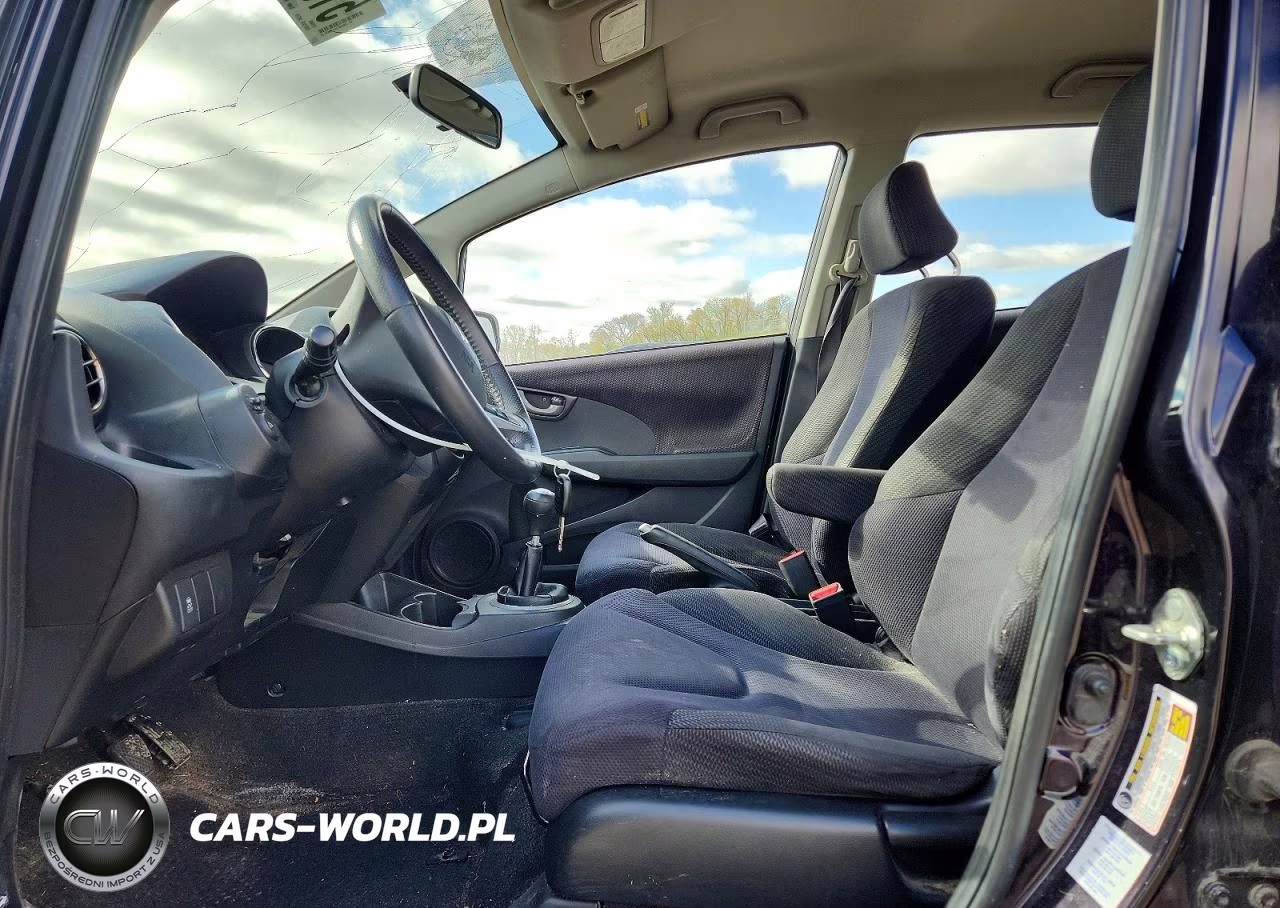 2013 Honda Fit Sport VIN:JHMGE8G51DC014752 - 7