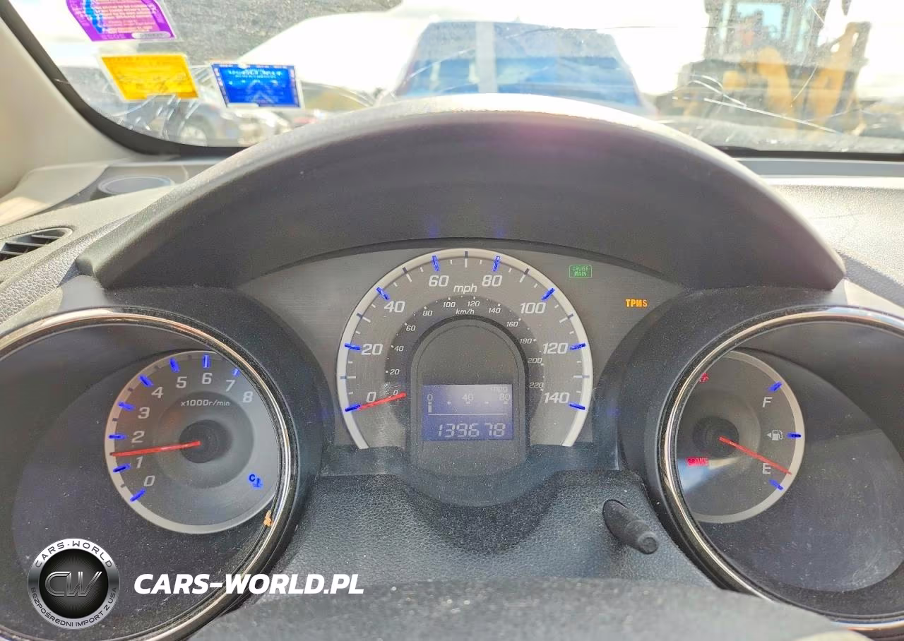 2013 Honda Fit Sport VIN:JHMGE8G51DC014752 - 9