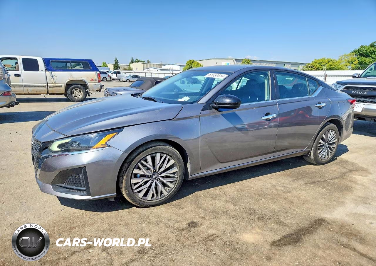 2023 Nissan Altima Sv