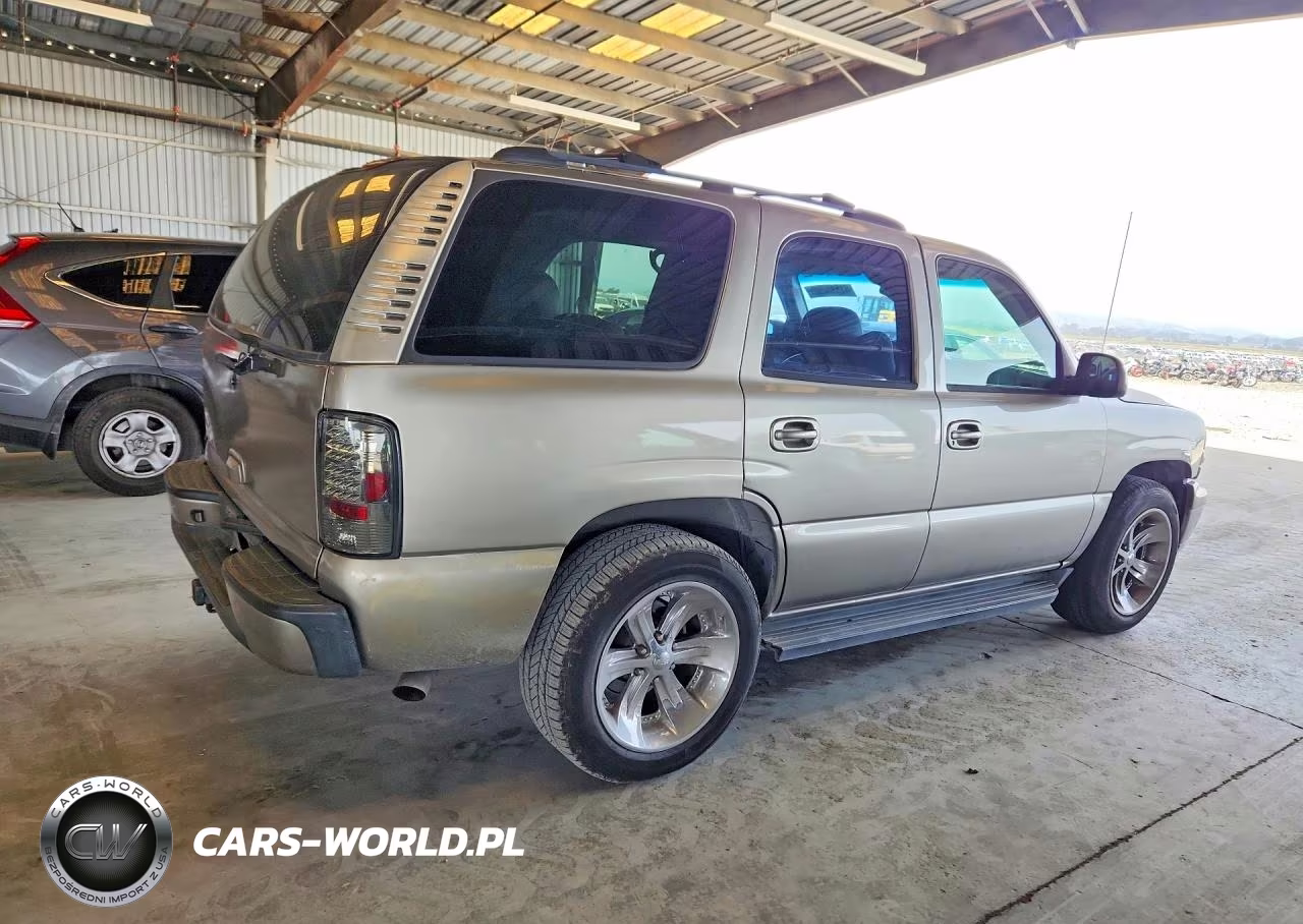2004 Chevrolet Tahoe C1500 VIN:1GNEC13V94R212110 - 3