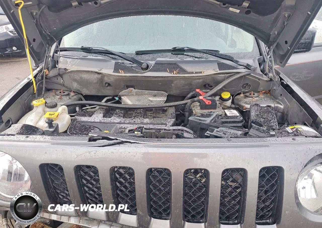 2014 Jeep Patriot Latitude VIN:1C4NJRFB3ED616548 - 12