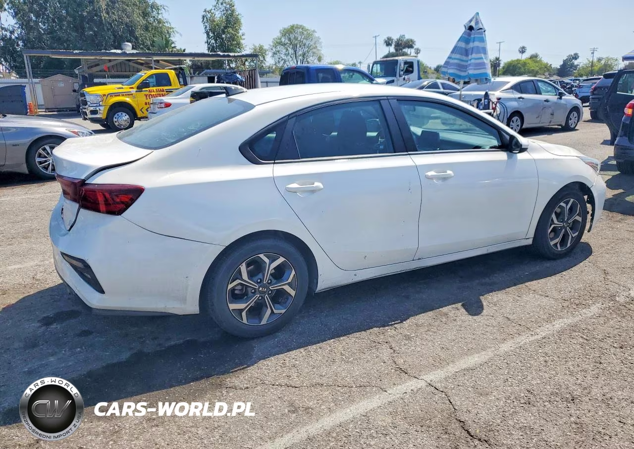 2021 Kia Forte Lxs VIN:3KPF24AD7ME304033 - 3