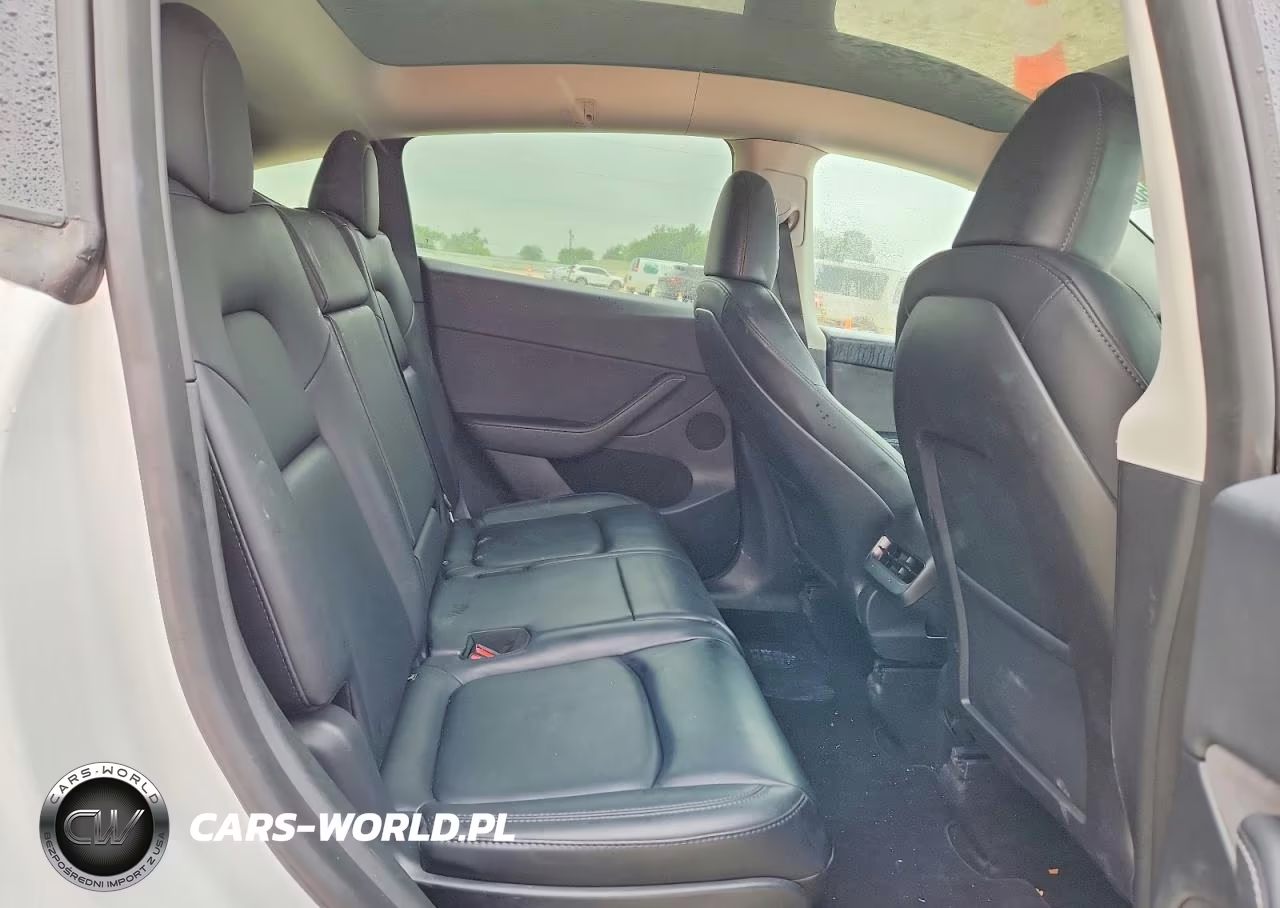 2023 Tesla Model Y VIN:7SAYGAEE8PF692239 - 10