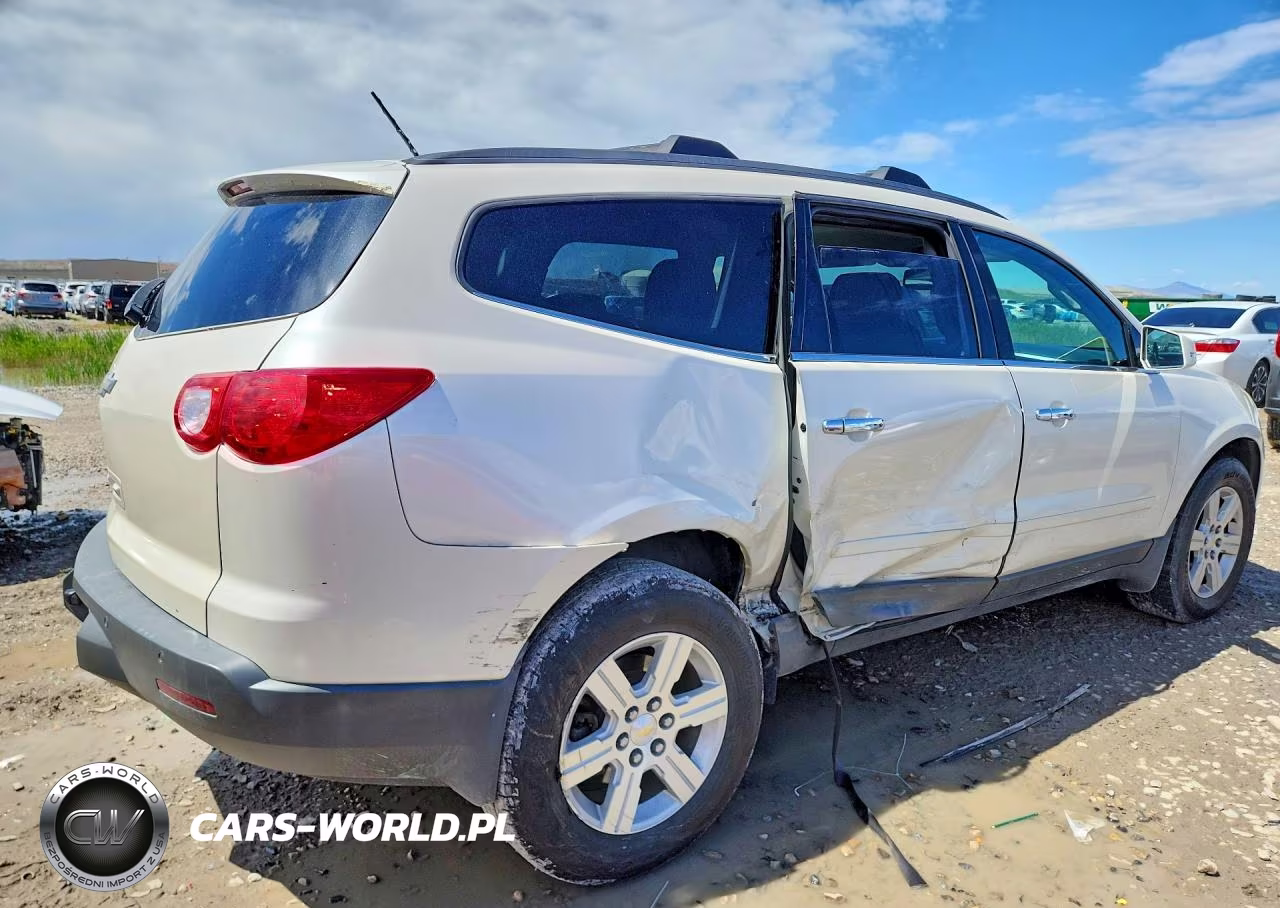 2011 Chevrolet Traverse Lt VIN:1GNKVGED3BJ220686 - 3