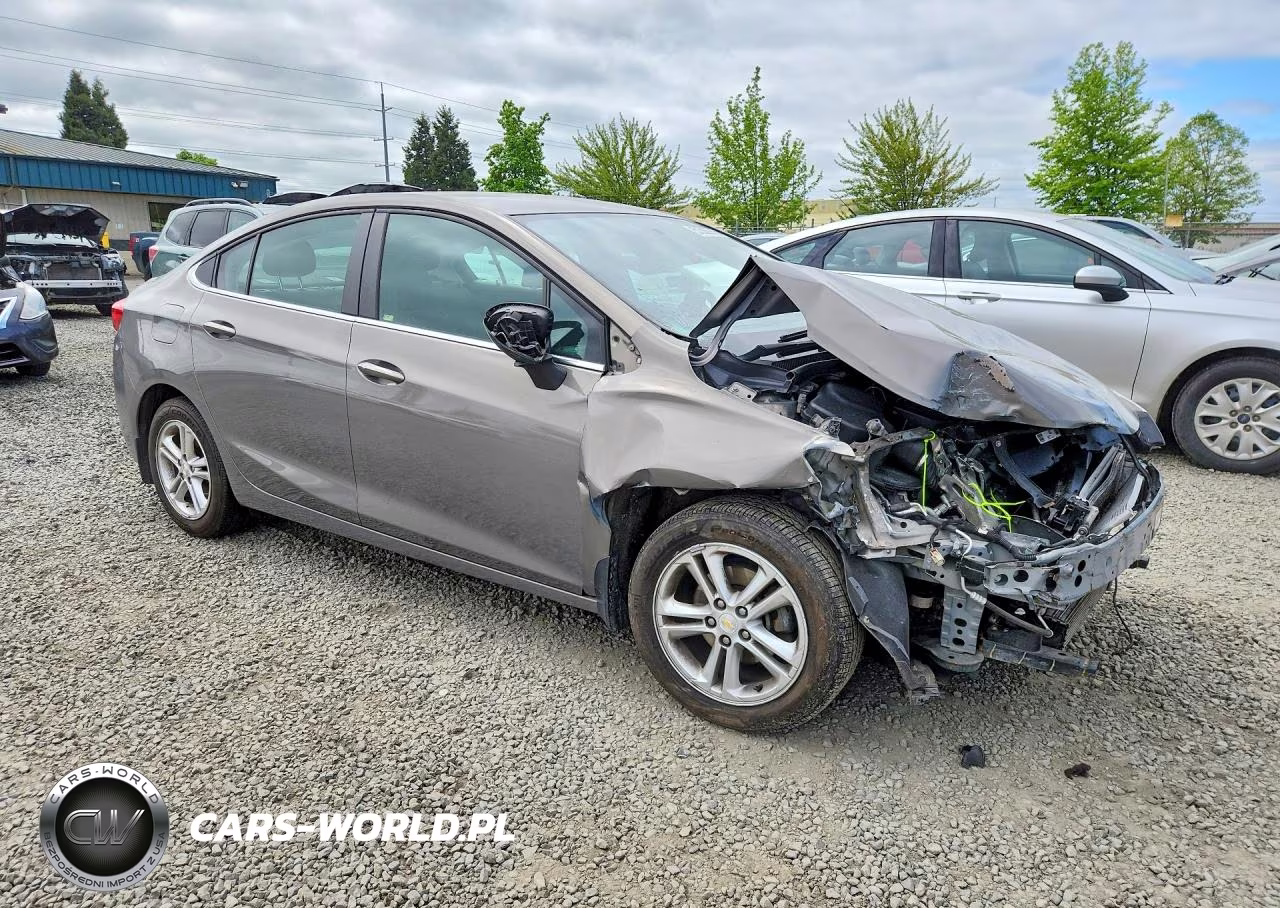 2018 Chevrolet Cruze Lt Auto VIN:1G1BE5SM3J7226199 - 4