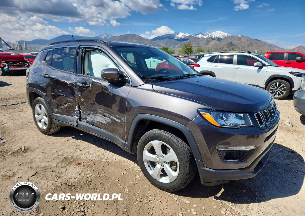 2018 Jeep Compass Latitude VIN:3C4NJDBB5JT401489 - 4