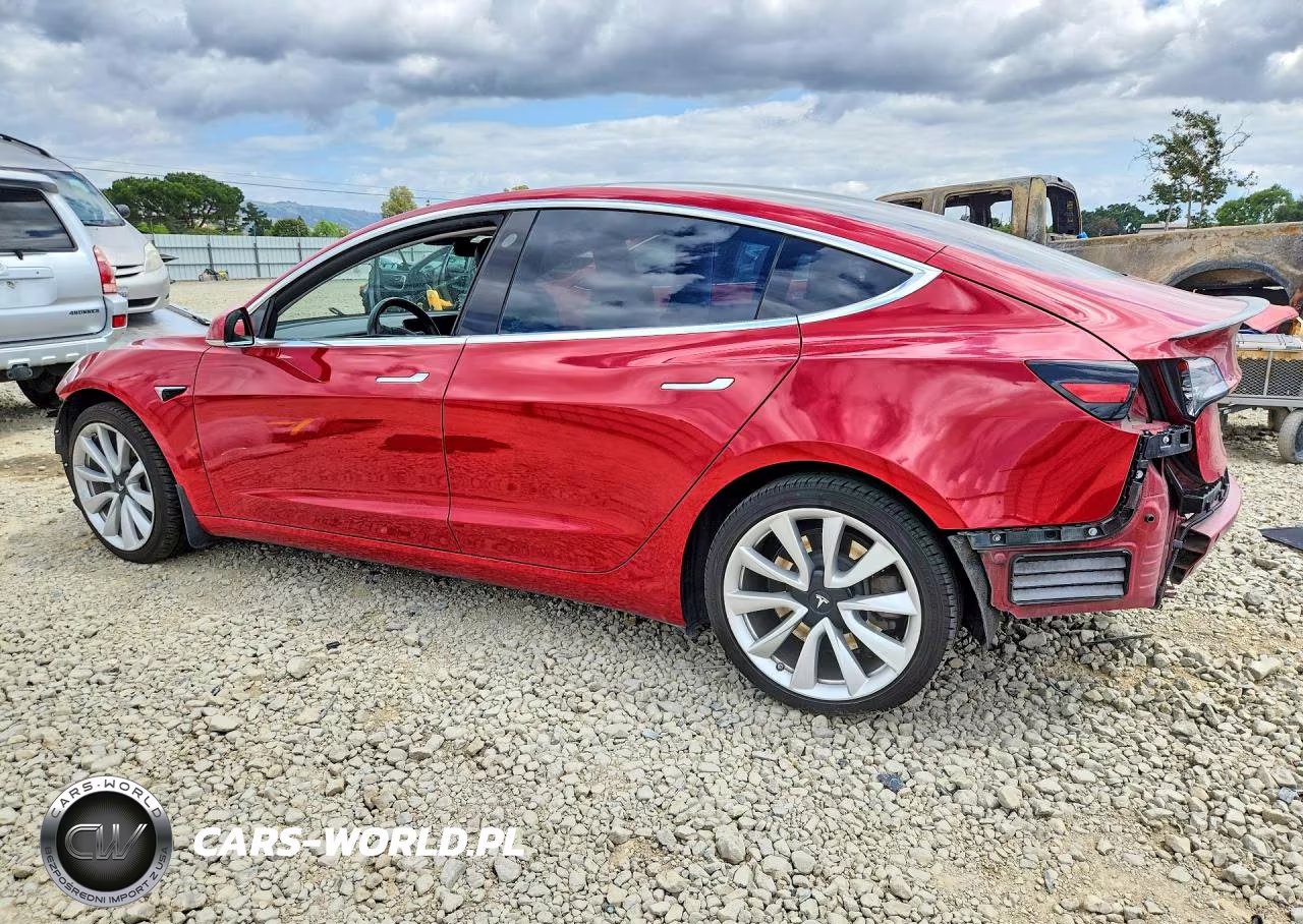 2018 Tesla Model 3 VIN:5YJ3E1EB3JF085031 - 2