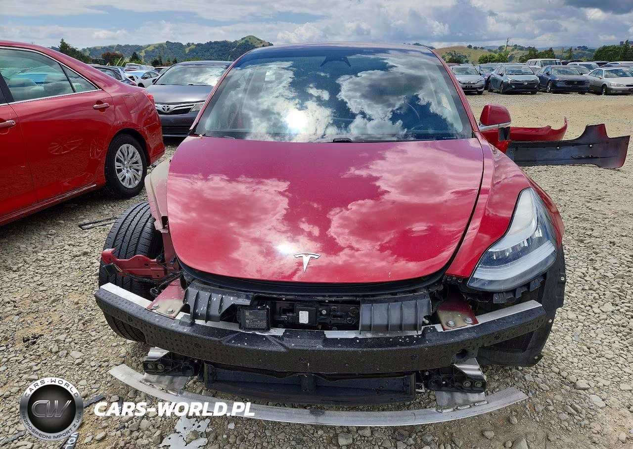 2018 Tesla Model 3 VIN:5YJ3E1EB3JF085031 - 5