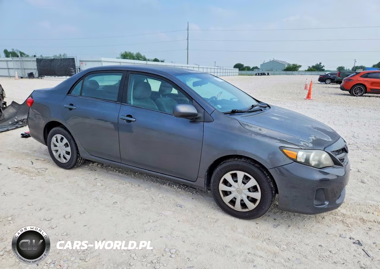 2011 Toyota Corolla Le VIN:2T1BU4EE3BC673396 - 4